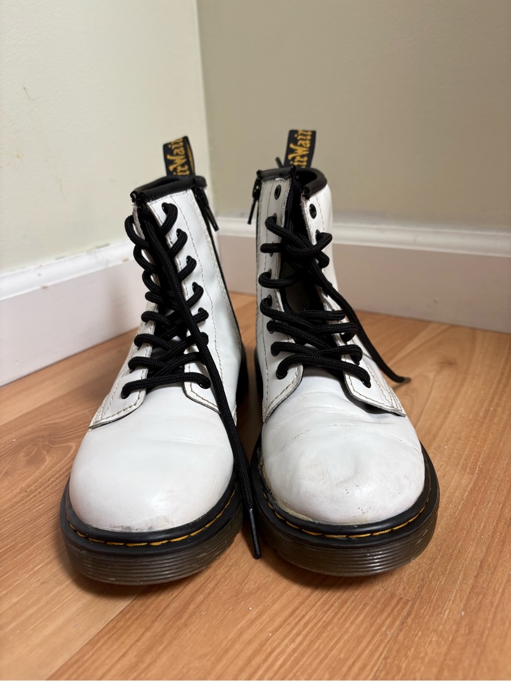 Dr. Martens White Lace-Up Kids Combat Boots with Black Trim - Picture 4 of 12